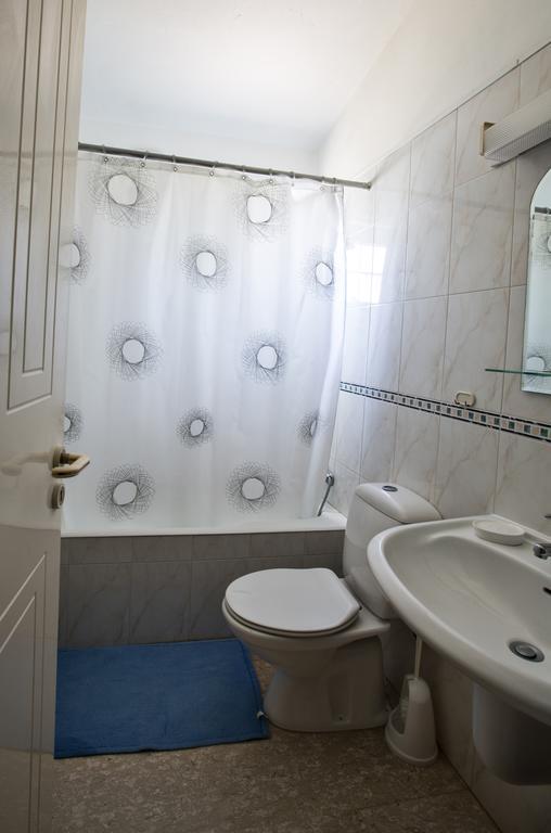Merab Center Villas 아이아 나파 외부 사진