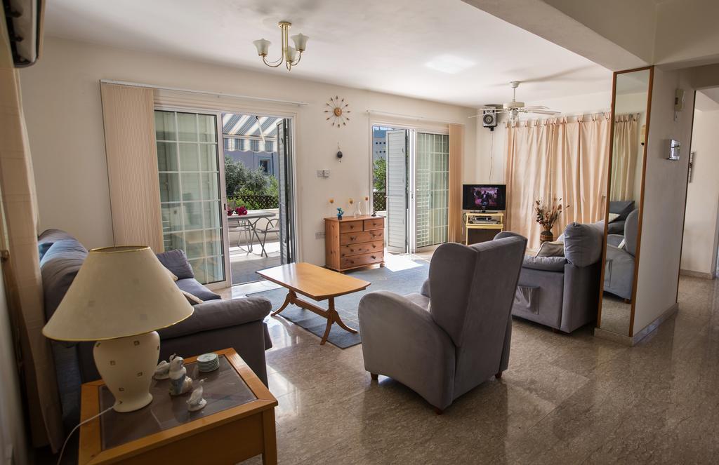 Merab Center Villas 아이아 나파 외부 사진